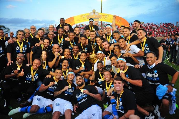 Ir para  <p>O Gr&ecirc;mio mostrou, especialmente na reta final do campeonato, que &eacute;, sem sombra de d&uacute;vida, o melhor time do Estado. Por isso, o t&iacute;tulo conquistado diante de milhares de torcedores Xavantes neste...